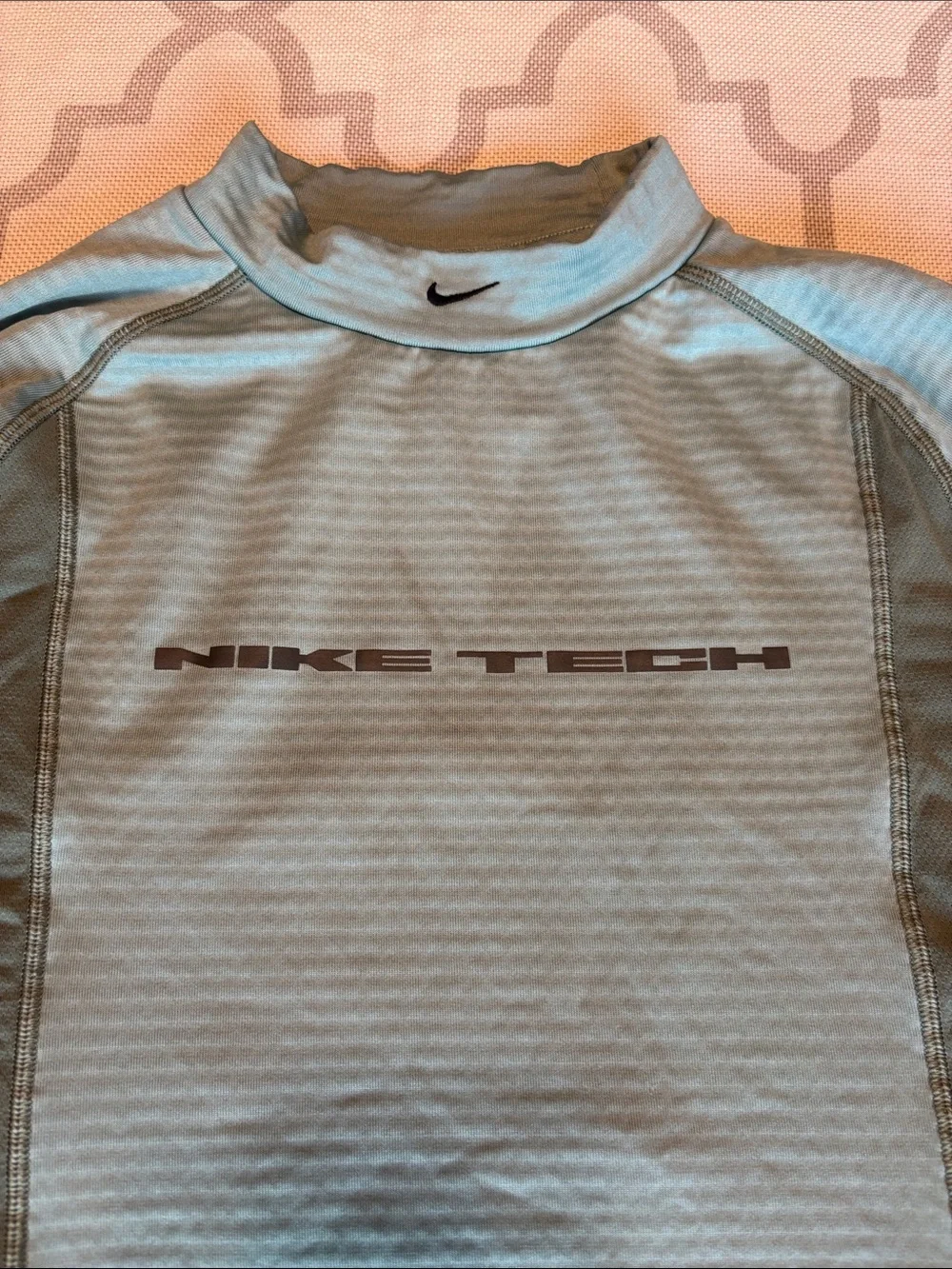 Nike Tech Men’s Thermal Base Layer in Sage Green size medium